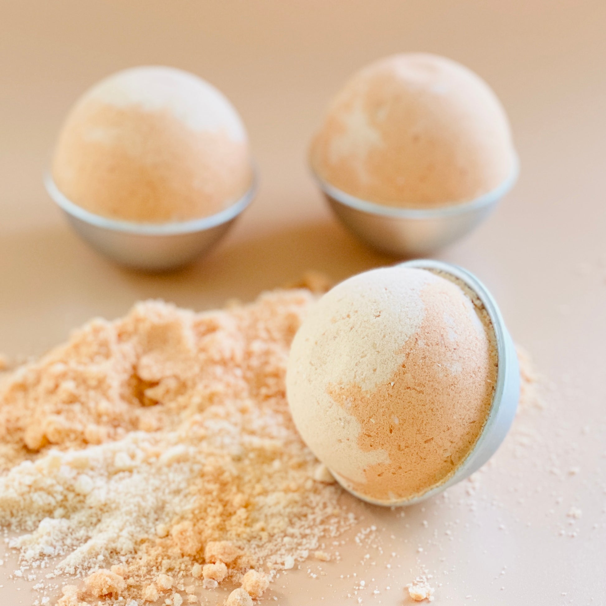 Caramel bath bomb
